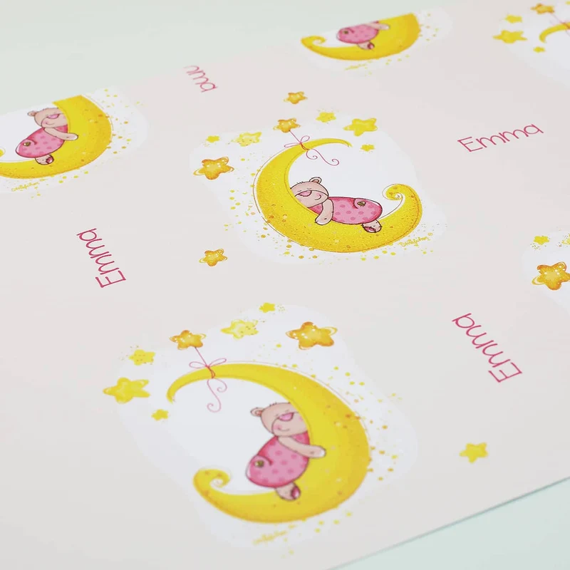 Geschenkpapier für Mädchen mit süßem Bären Motiv und Name 0,8 m x 1,60 m