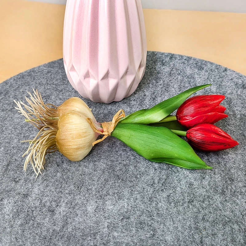 Seidenblumen Tulpen mit Zwiebeln | Hochwertige Kunstblumen in 2 Farben | 18 cm