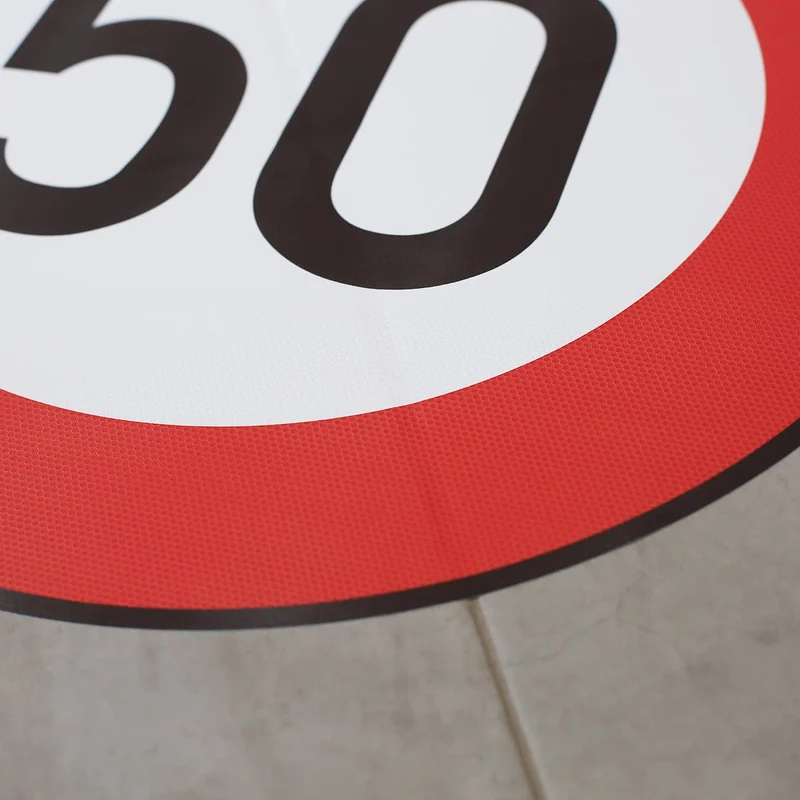 XL Fußbodenaufkleber 53x57cm Verkehrszeichen zum Geburtstag mit Name und Alter