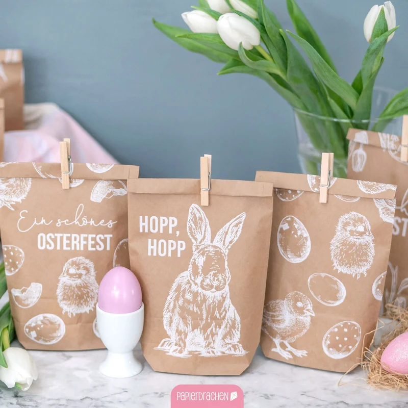 12 weiß bedruckte Geschenktüten Ostern