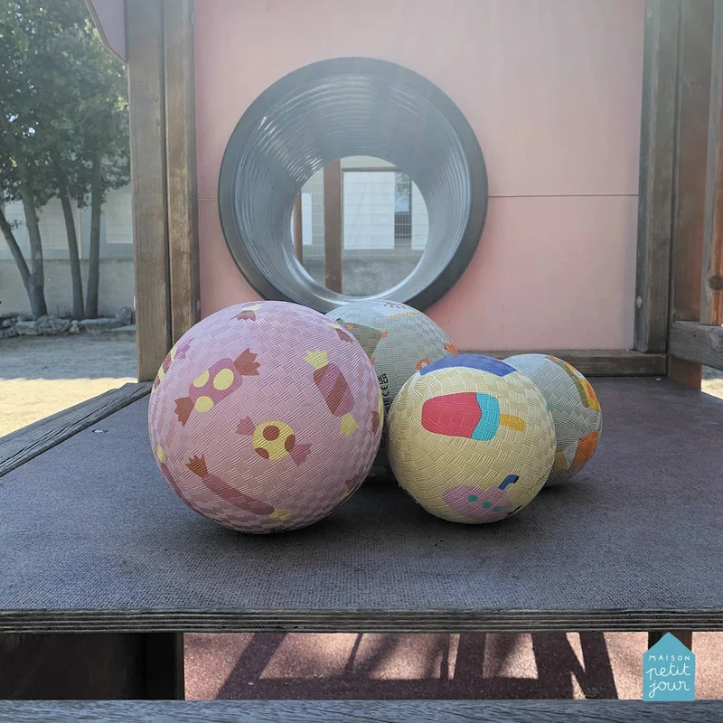 Petit Jour - Kautschukball groß „auf dem Spielplatz“