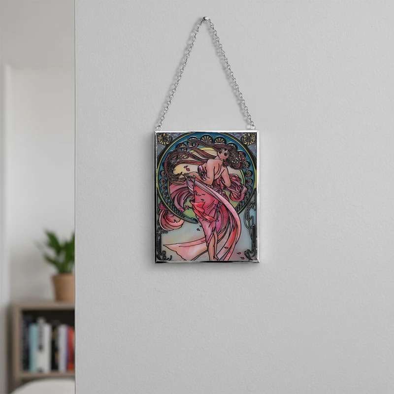 Handbemalter Glas Suncatcher mit Kette, silberfarbenem Rahmen, Alphonse Mucha Motiv Art-Deko, 12x15 cm