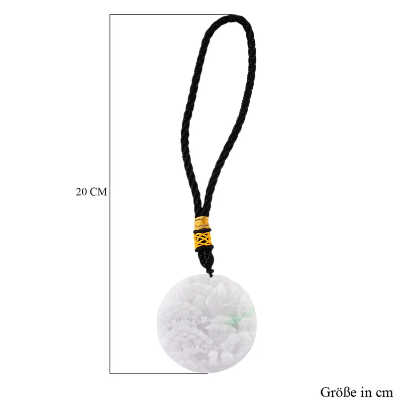 Hängedekor aus Myanmar-Jadeit Typ A, Landschaftsrelief mit Häusern, naturbelassene Schnitzarbeit, 5cm - 344 ct.