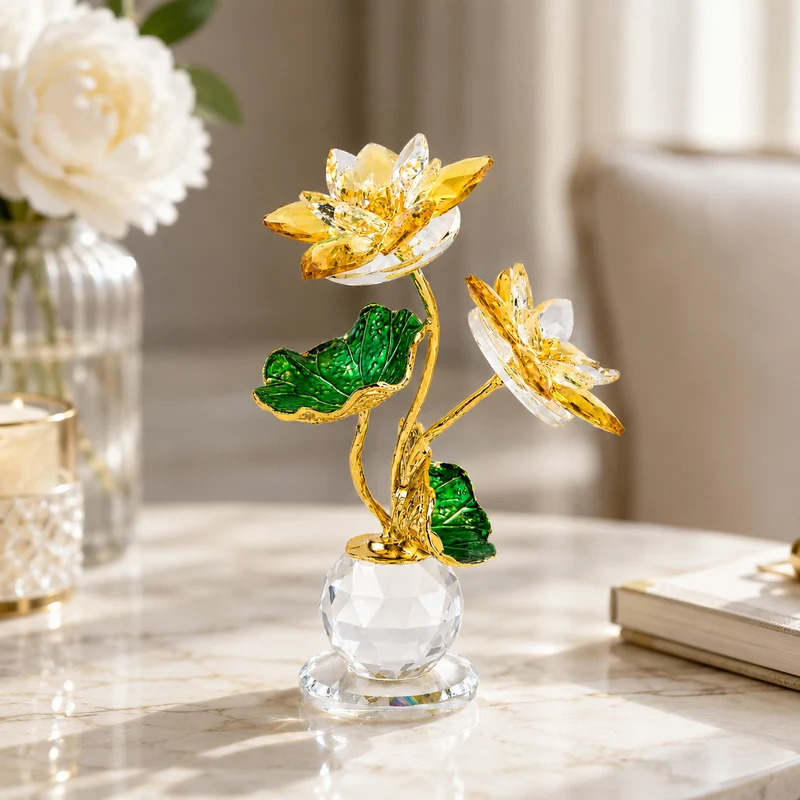 LIVMORE Lotusblüten-Deko aus Glas mit goldfarbenen Metallakzenten, 11x16cm, Gelb