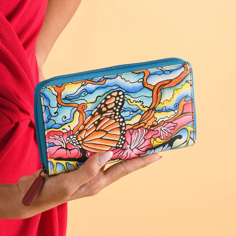 Sukriti - handbemalte Brieftasche aus echtem Leder mit RFID Schutz, Blumenmuster blau