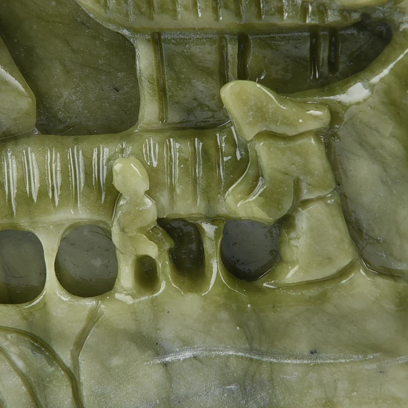 Handgefertigte Edelsteinfigur aus Serpentin, Größe 19x19,5x20,5 cm, Grün
