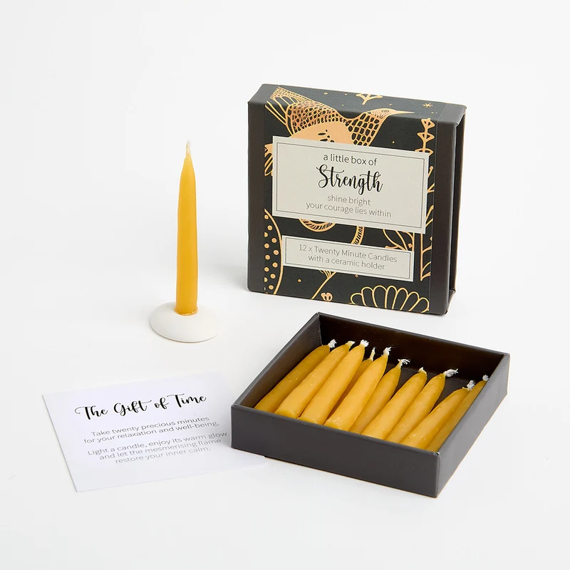 Kerzen “Twenty Minute Candles Strength” | 12 Ritualkerzen mit Halter | Cotton & Grey