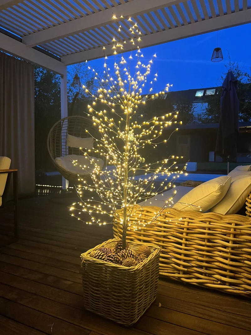 Lichterbaum in schwarz mit 1000 Lichtern mit Flash