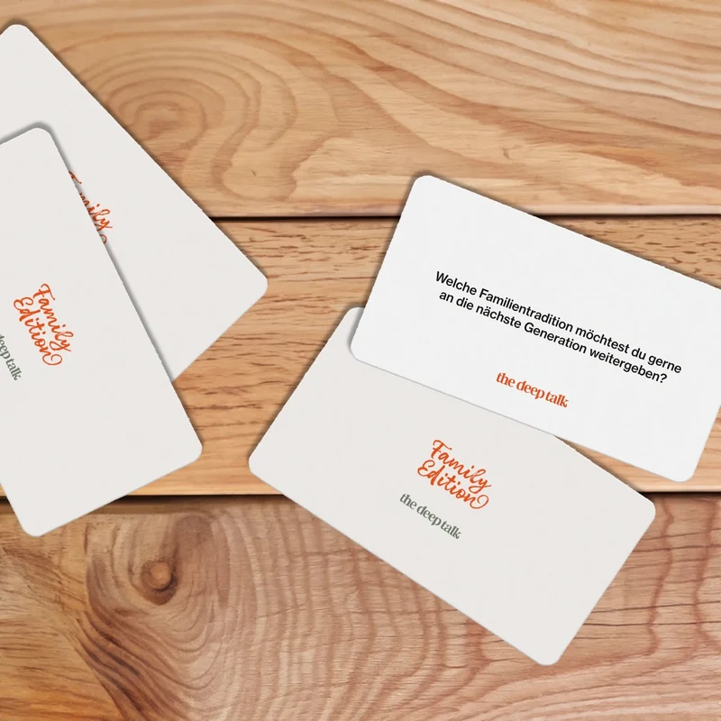 Connecting Card Game "The Deep Talk - Family Edition" | 60 Fragen über und für die Familie