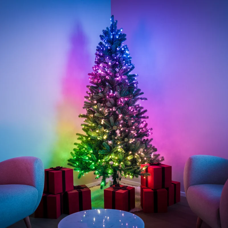 Pre-lit Tree