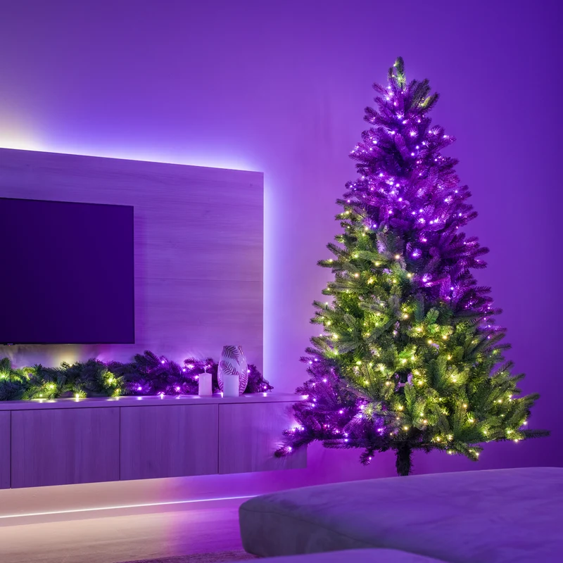 Pre-lit Tree