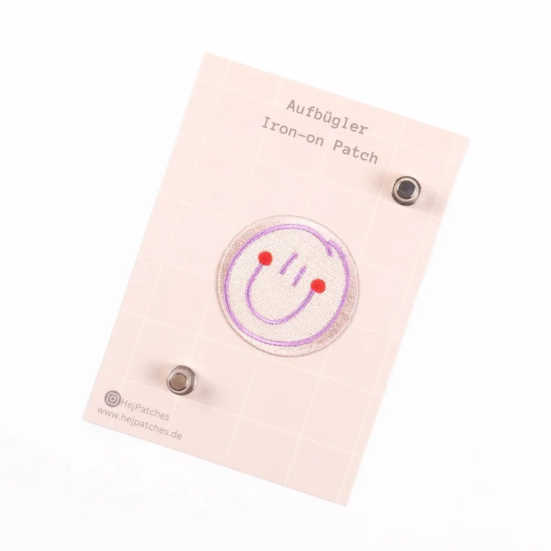 Bügelbild „Smiley Flieder/Rot“ | Farbiger Gute-Laune-Patch | hejpatches