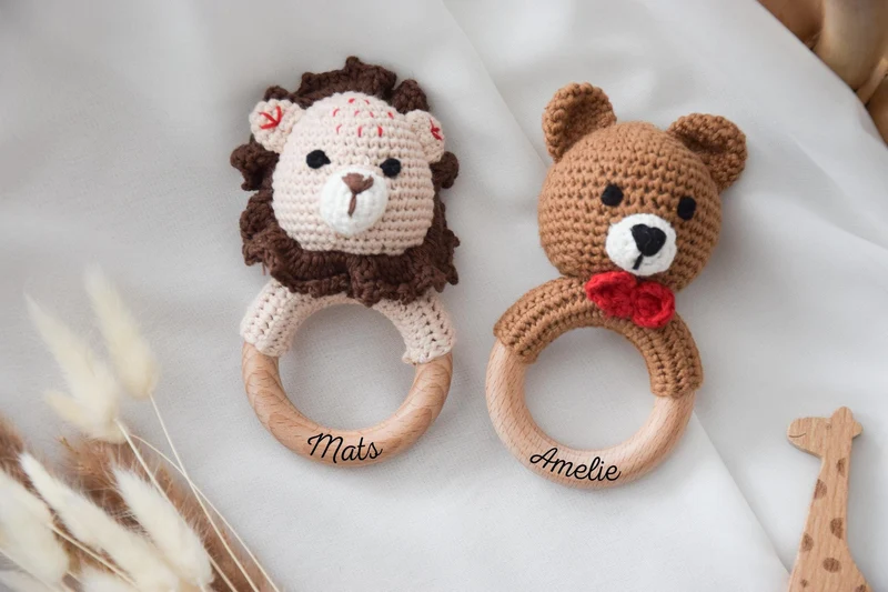Babyrassel personalisiert mit Namen
