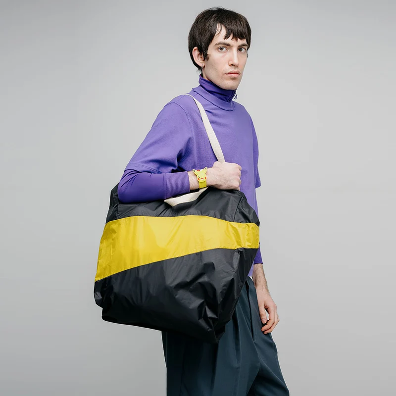 The New Stash Bag L Black & Sunflower