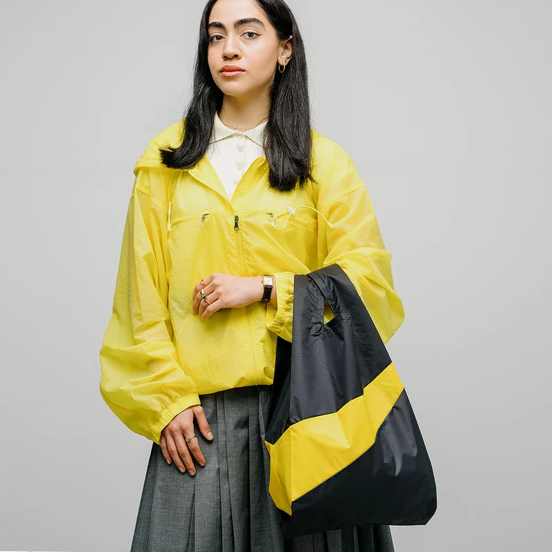 The New Shopping Bag M Black & Sunflower