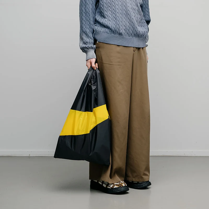 The New Shopping Bag L Black & Sunflower