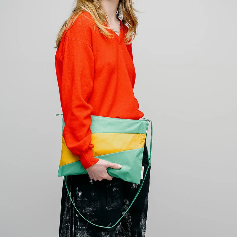 The New Pouch L Holly Green & Calendula