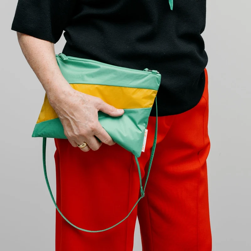 The New Pouch M Holly Green & Calendula