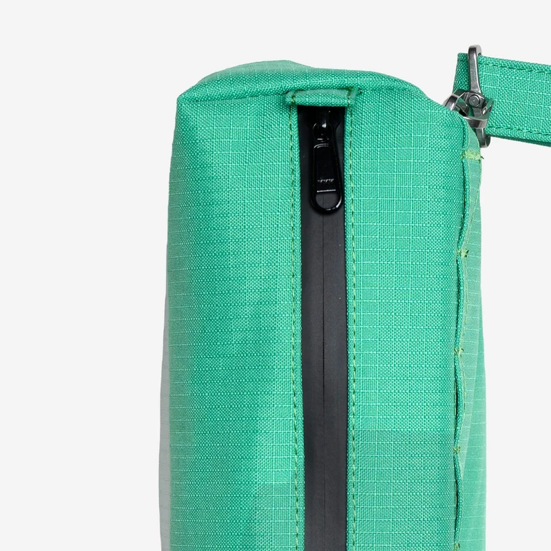 The New Bum Bag M Holly Green & Surf Spray