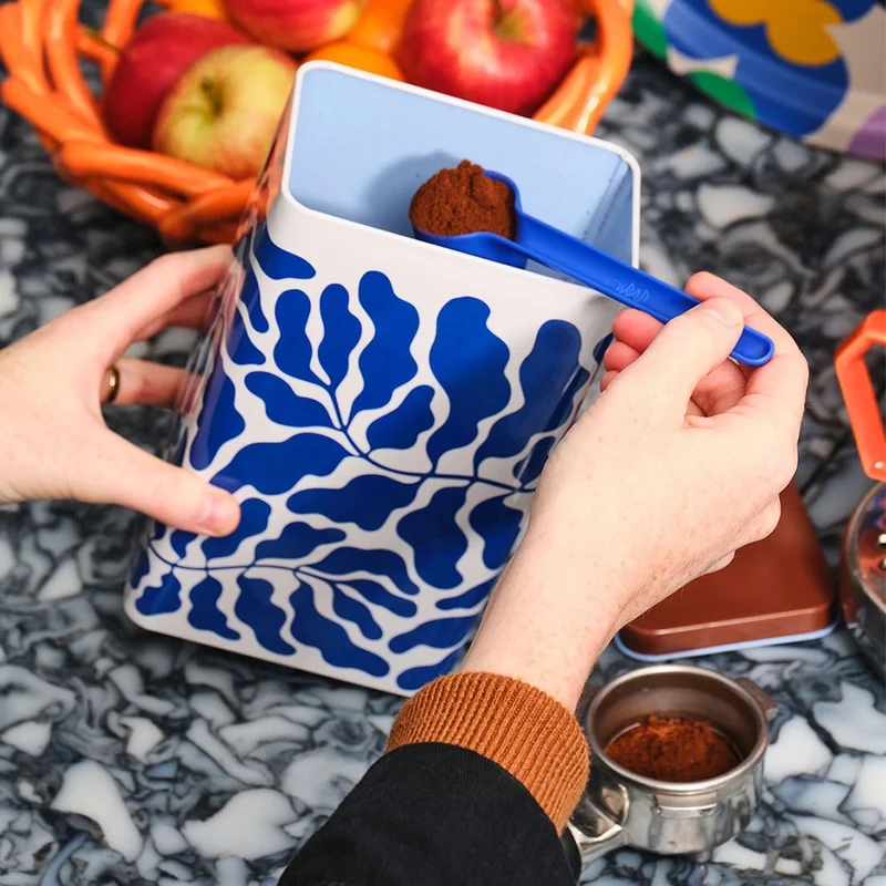 Tin Container Leaves