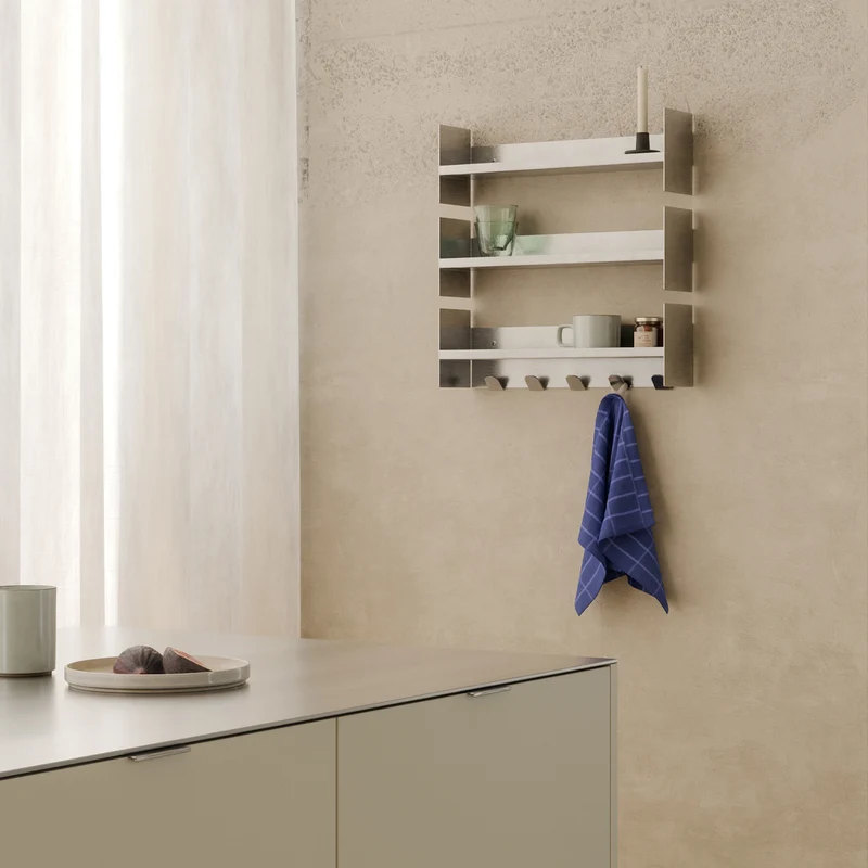 PLI Slim Wandregal mit Garderobe - CORE Edition