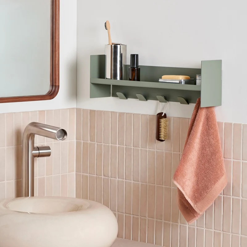 PLI Slim Wandregal mit Garderobe