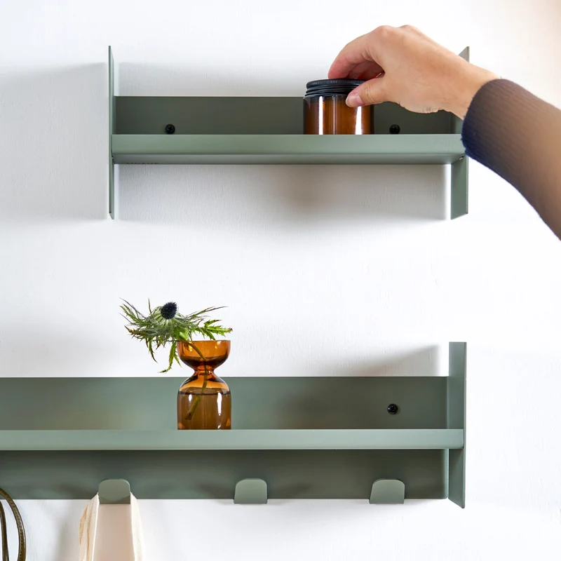PLI Slim Wandregal mit Garderobe