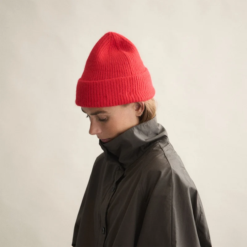 Beanie Crimson