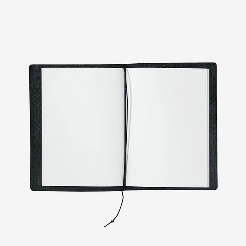 TRAVELER'S Notebook Passport Size Black