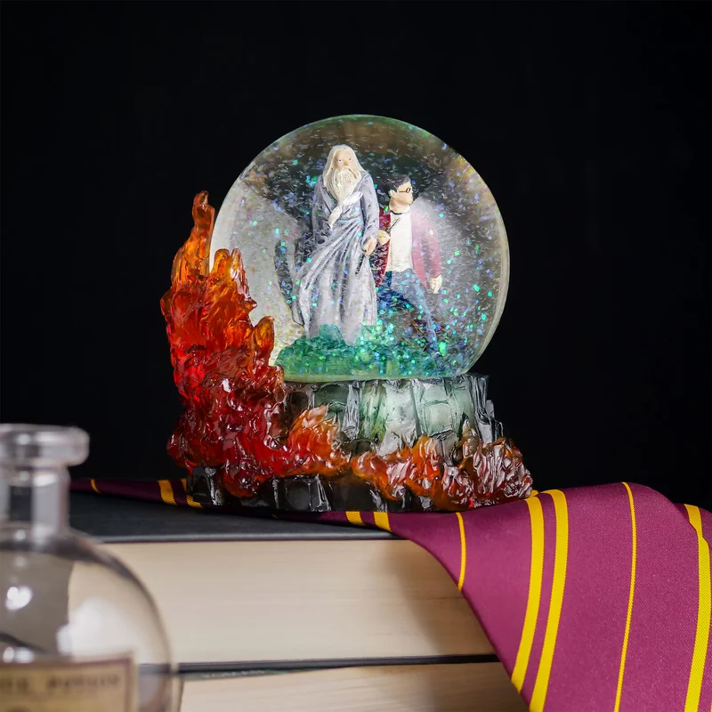 Harry Potter mit Dumbledore Schneekugel
