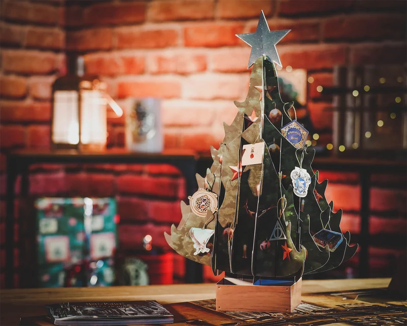 Harry Potter - Weihnachten in Hogwarts - Das große Adventskalenderbuch
