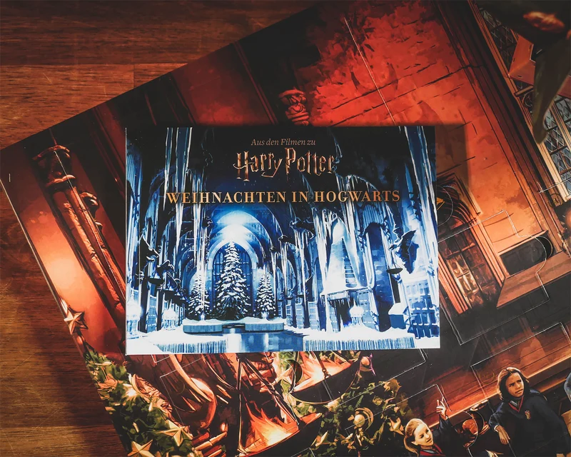 Harry Potter - Weihnachten in Hogwarts - Das große Adventskalenderbuch