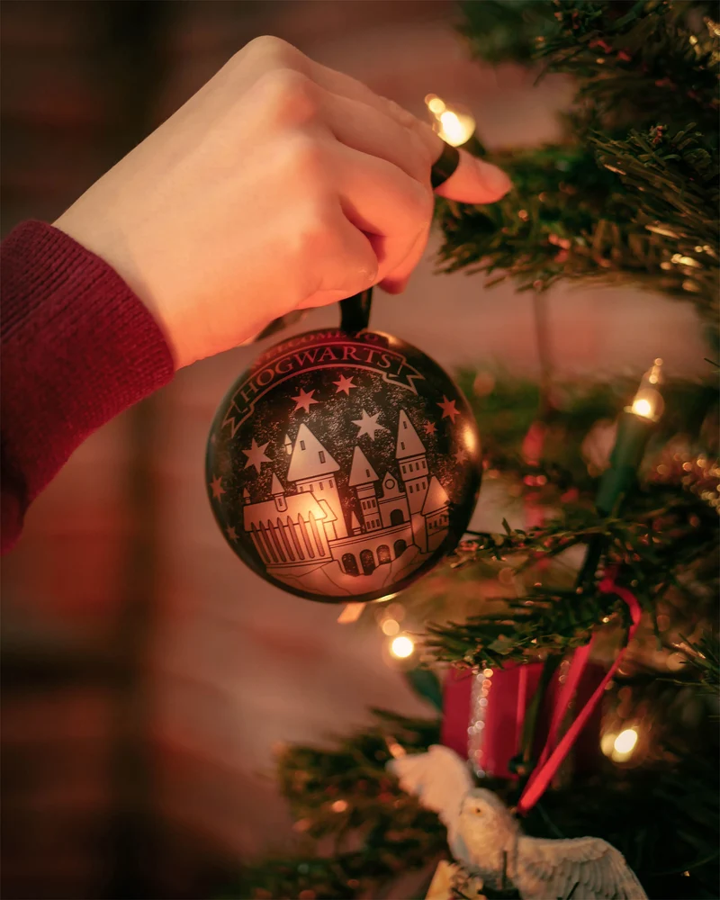 Harry Potter - Hogwarts Weihnachtskugel mit Ohrstecker-Set