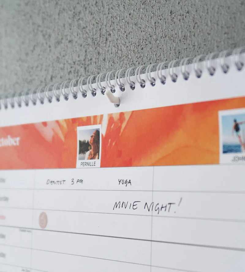 Haken - Selbstklebender Haken für Wandkalender