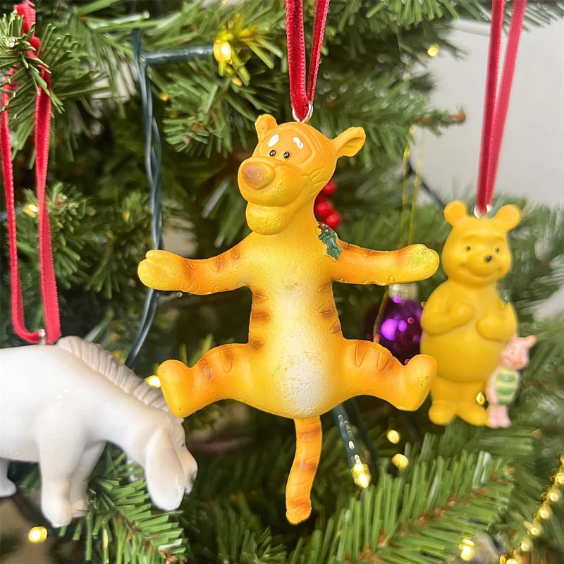 Tigger Christmas Tree Decoration with Holly, Gisela Graham 9.5cm