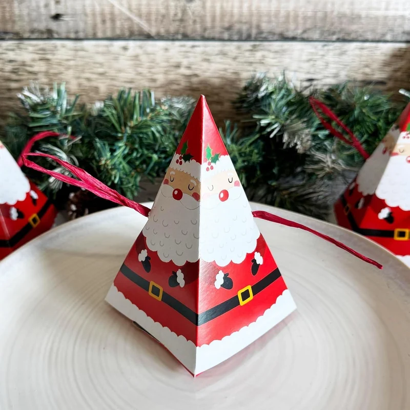 Set of 6 Santa Crackers with Would You Rather Game | Novelty Christmas Crackers