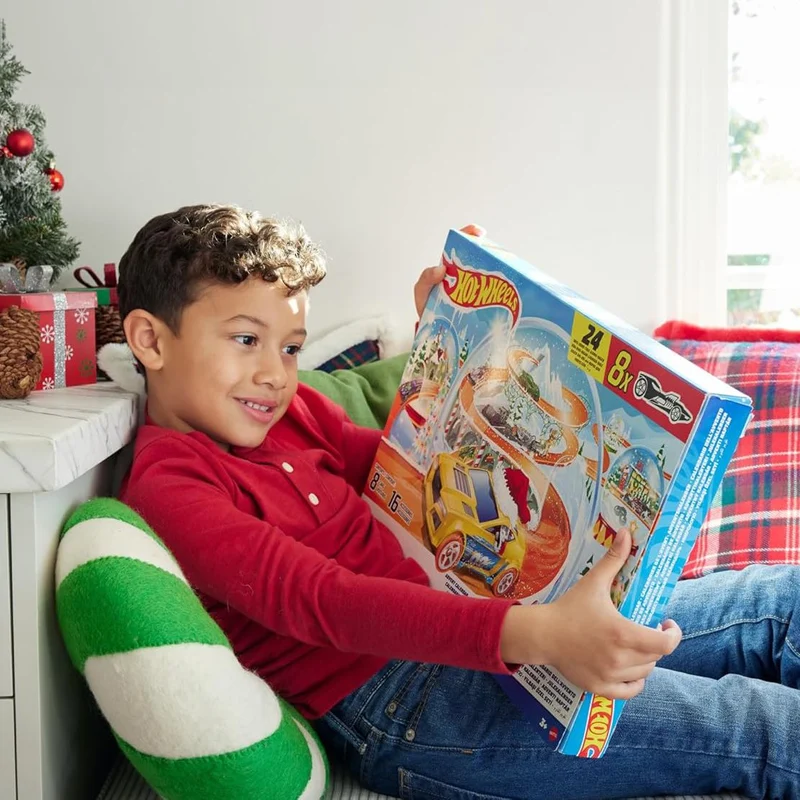 Hot Wheels Christmas Advent Calendar | 8 Hot Wheels Cars & 16 Accessories