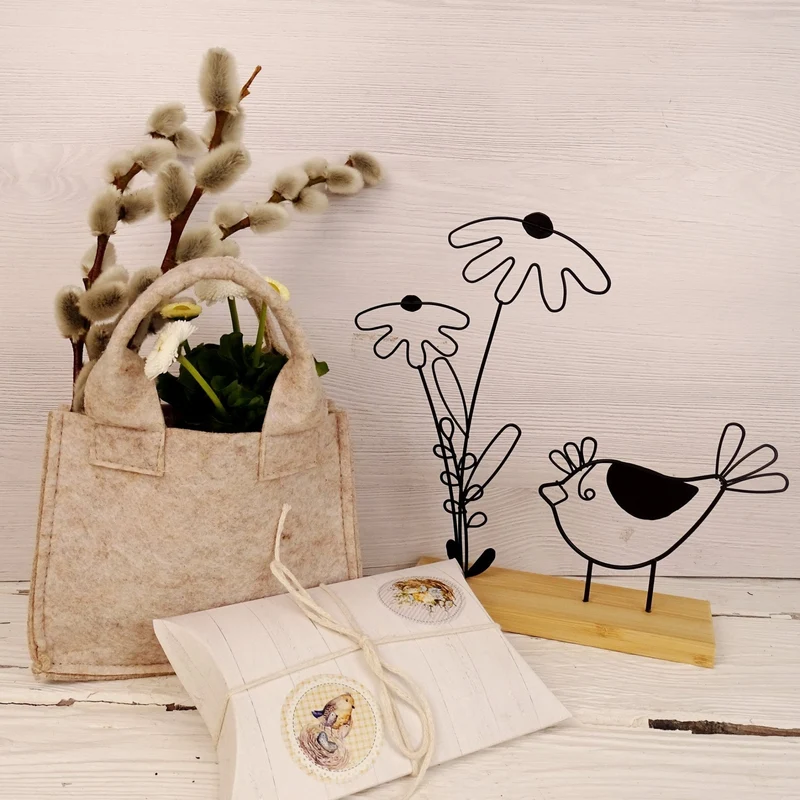Logbuch-Verlag Draht-Vogel auf Standfuß – 20 cm – Dekofigur aus Metall, Bambus & Stoff – Moderne Frühlingsdeko in Schwarz-Natur – Frühling Osterdeko Fensterbrett