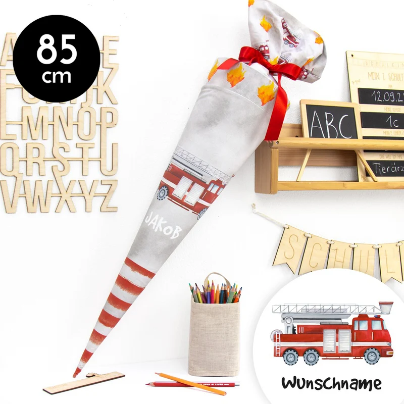 Schultüte aus Baumwolle mit Wunschname - Feuerwehrauto - 85 cm