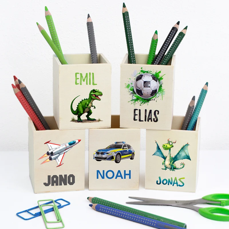 Personalisierter Stifthalter aus Holz Stiftebecher mit Wunschname Schulkind – Jungs