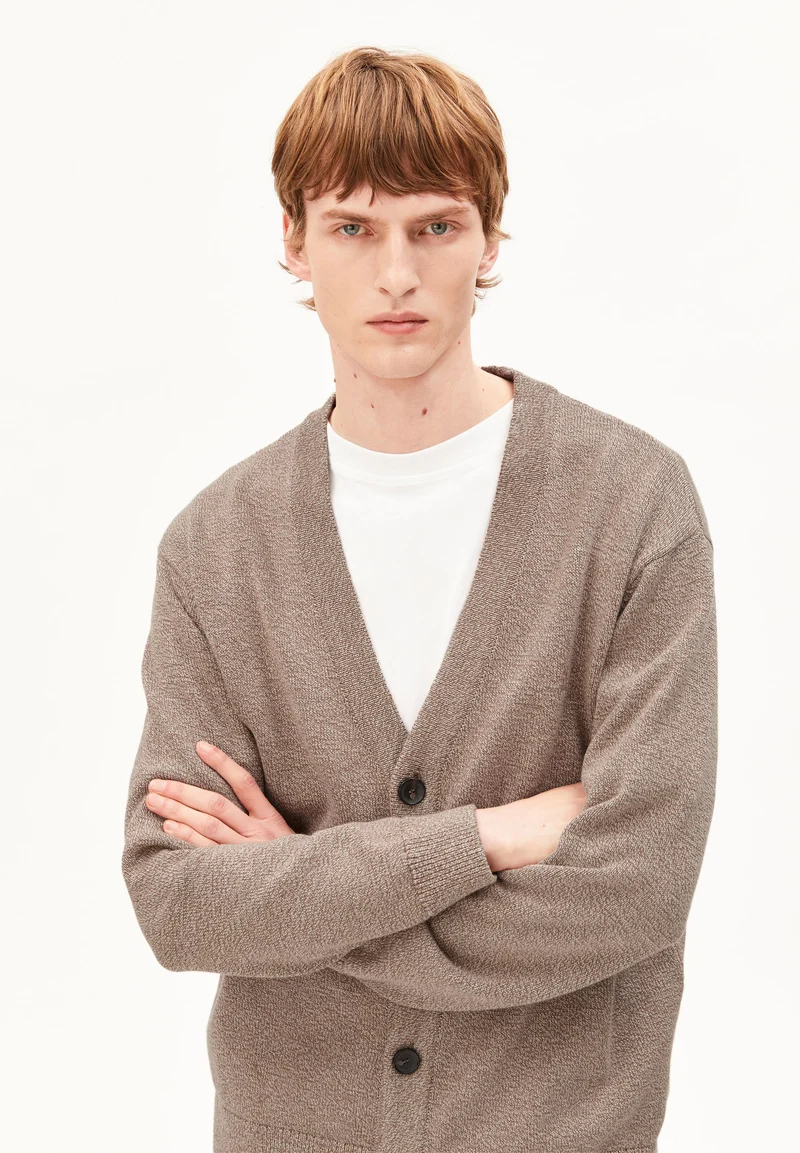 MOULINÉ-STRICKJACKE | amberwood-oatmilk