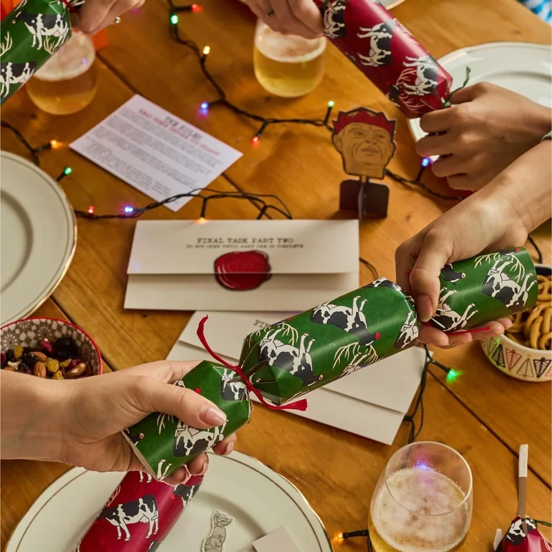 Taskmaster 2025 Christmas Crackers Pack of 6 with Original Tasks and Trophy