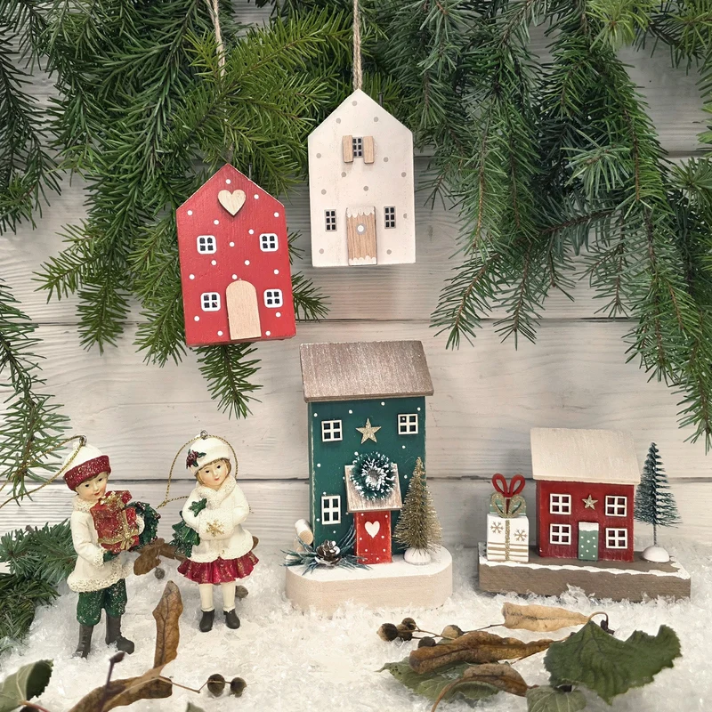 Christbaumschmuck Holzhäuschen 2er-Set aus MDF, ca. 6,2 x 10,5 cm, rot-weiß bemalt, Weihnachtsdeko zum Aufhängen