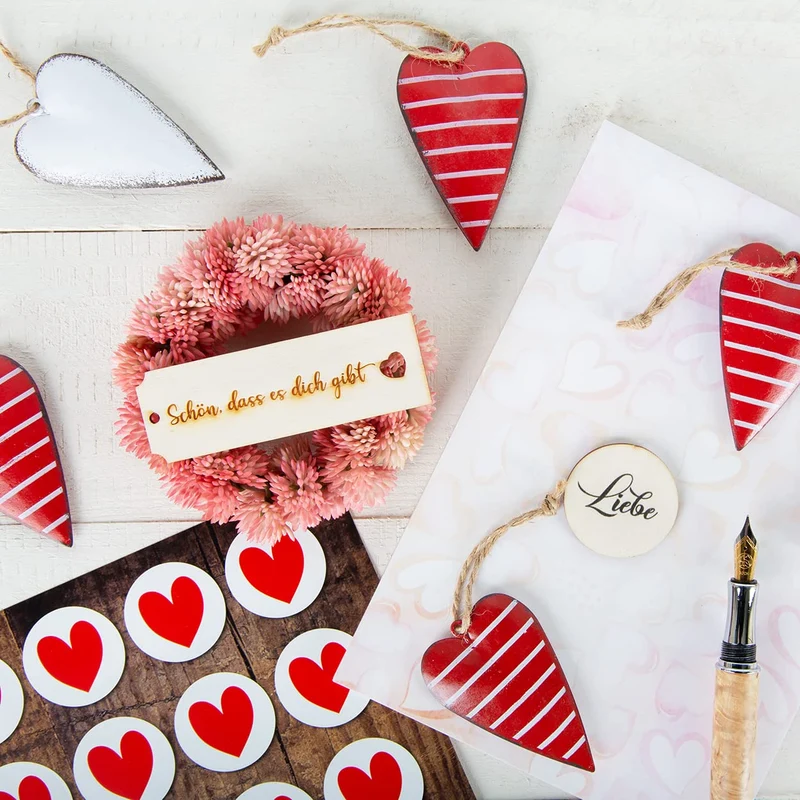 Logbuch-Verlag 140 kleine runde HERZ Aufkleber rot weiß 3,2 cm Ø zur Verpackung basteln Verzierung von Give-away Gastgeschenk Geschenke Weihnachten Hochzeit Valentinstag