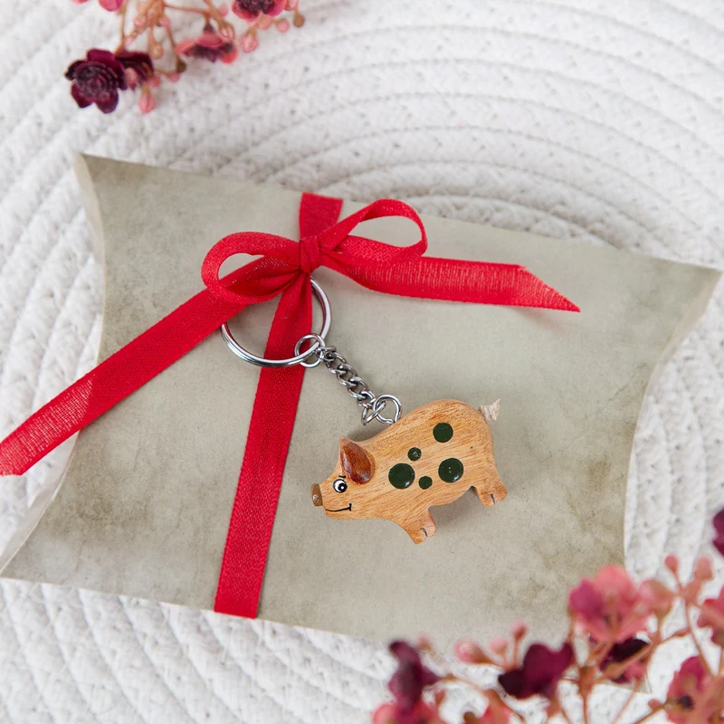 3 Glücksschweinchen Schlüssel-Anhänger HOLZ Glücksbringer 4 cm ohne Kette Schweinchen NATUR give-away Gastgeschenk Hochzeits-Deko Silvester Neujahr Glückssymbol