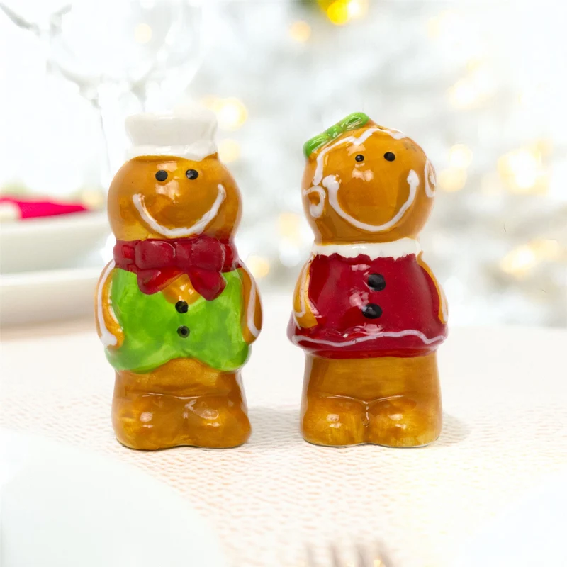 Christmas Gingerbread Salt & Pepper Pots | Festive Novelty Salt & Pepper Shakers