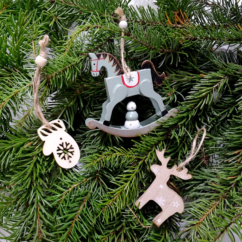 Weihnachtsanhänger Holz naturfarben 27er Box H 5–6 cm – Logbuch-Verlag