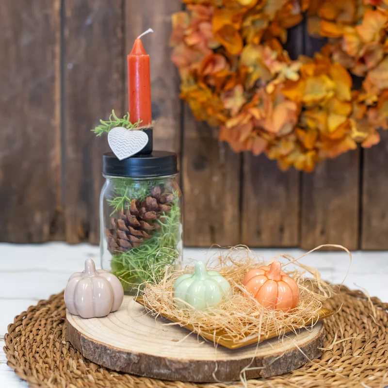 Logbuch-Verlag Deko Kürbis 3er Set Porzellan 5 cm – Herbstdeko Kürbisse in Grün Orange Braun – Mini Kürbisfiguren