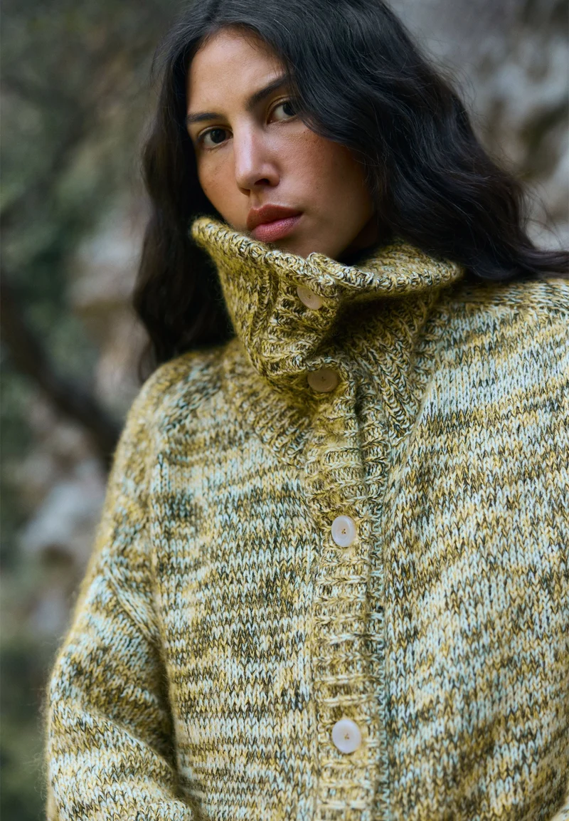 MOULINÉ BRUSHED STRICKJACKE | oatmilk-mosslace