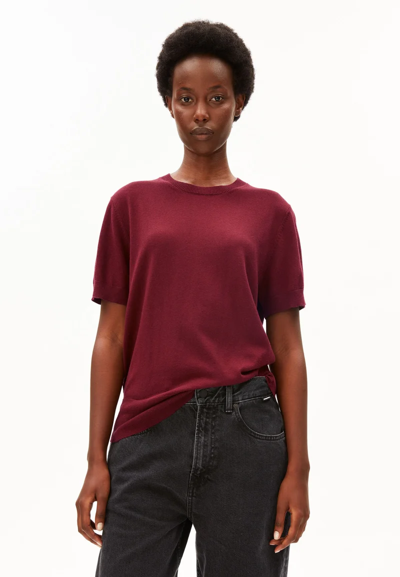 KURZÄRMLIGER STRICKPULLOVER | velvet red